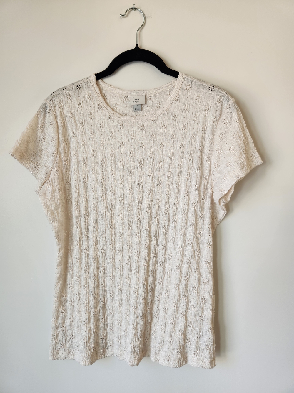 a new day - NWOT Cream Textured Knit Top - M